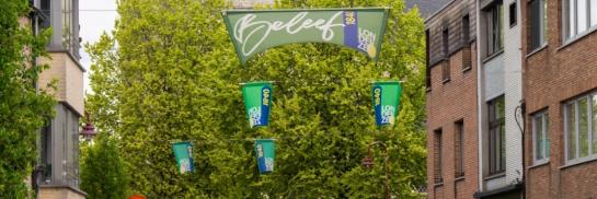 handelskernvlaggen voor kerk Londerzeel